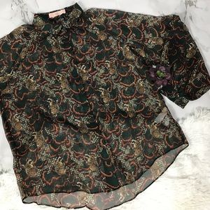 Sheer bubble sleeve leopard printed button up